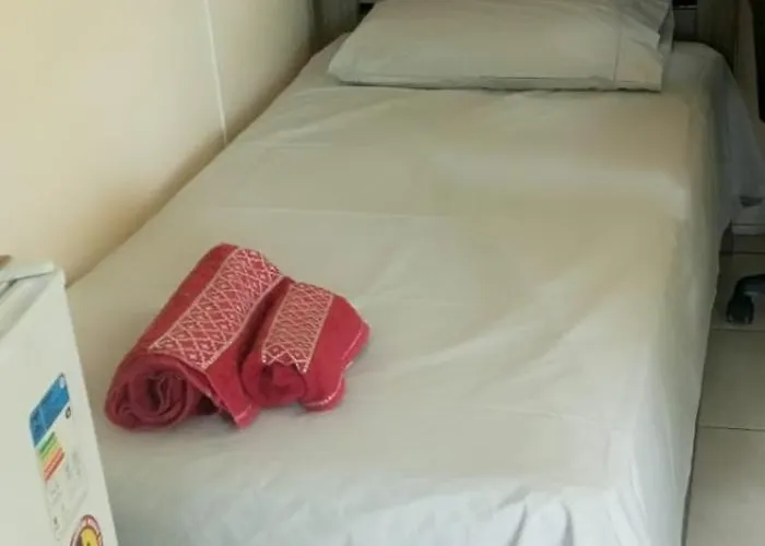 Quarto Com Banheiro Privativo